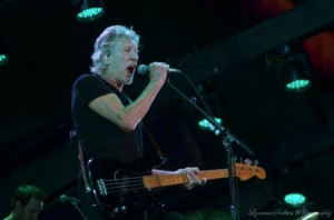 Roger Waters cantando